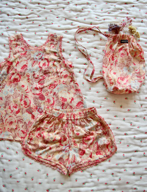 [BONJOUR DIARY] Pyjama set with scallop embroidery _ Big flower print[2-3Y]