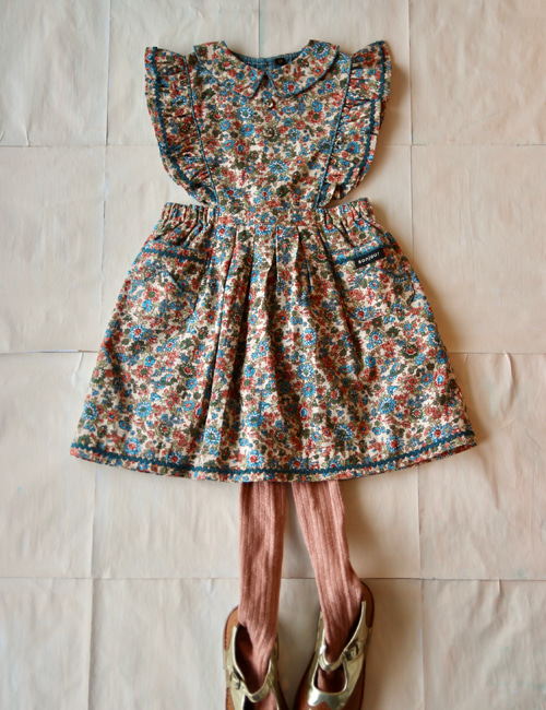 [BONJOUR DIARY]Apron dress with lace _ Small Blue flowers print